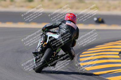 media/Oct-08-2022-SoCal Trackdays (Sat) [[1fc3beec89]]/Turn 11 Backside (1145am)/